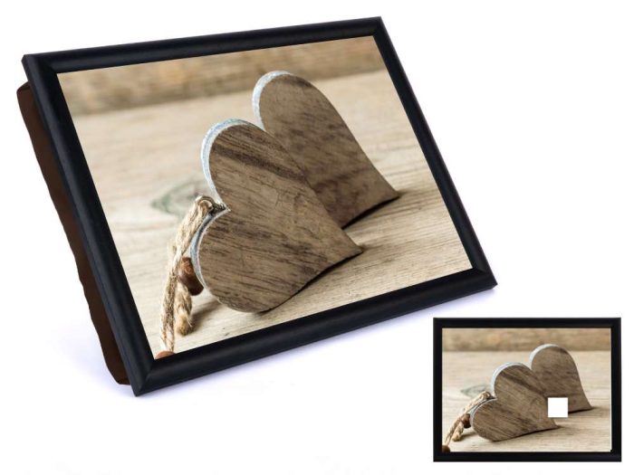 COUSSIN DE LECTURE LES COEURS EN BOIS