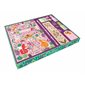 Mon coffret de papeterie féérique : Mon carnet secret; plus de 100 autocollants; 2 surligneurs; 1 crayon; 1 marque-page; 3 trombones; 1 carnet de notes repositionnables
