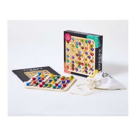Coffret Sudoku Master : 3e édition : Content 1 plateau en bois; 81 jetons de couleurs numérotés de 1 à 9; 1 pochon 100% coton + 1 livre de plus de 250 sudokus
