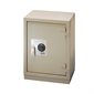 Coffre-fort ignifuge Grand Prix 3 tablettes réglables. Int. : 23-1 / 2 x 20-3 / 8 x 42-1 / 4”H. Avec roues. 575 lb