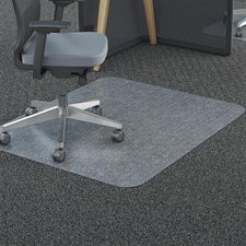 Dessous de siège en polycarbonate Pour tapis, avec crampons. 45 x 53"
